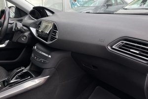 PEUGEOT 308 1.2T PETROL - 2021год / 140826km 9
