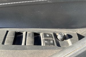 TOYOTA COROLLA 1.8 HYBRID - 2019год / 45809km 14