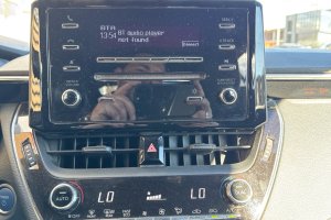 TOYOTA COROLLA 1.8 HYBRID - 2019год / 45809km 17