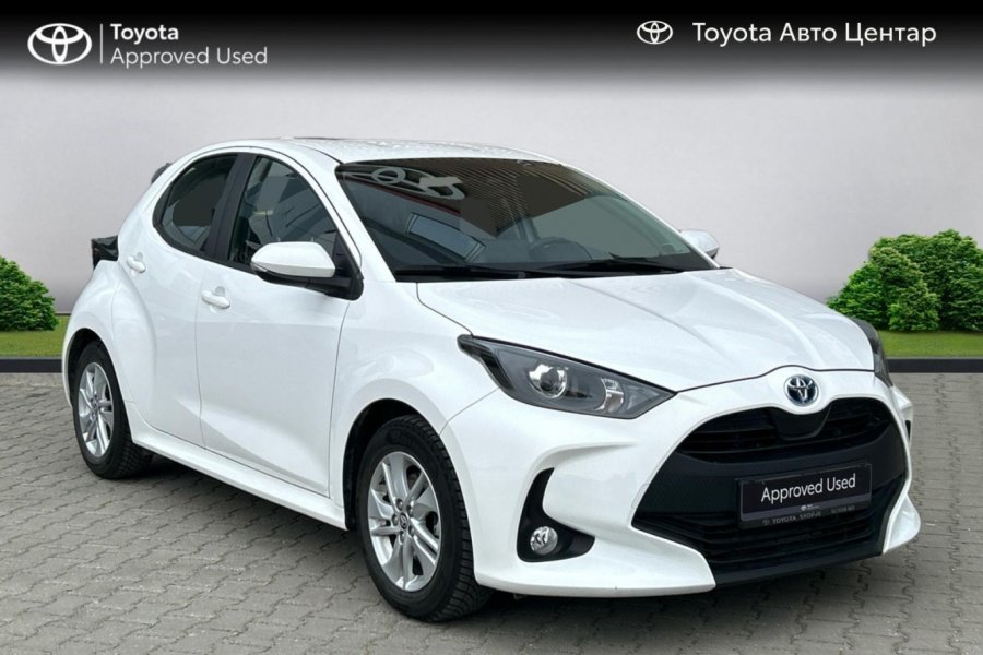 TOYOTA YARIS 1.5 HYBRID CHIC - 2023год / 20901km
