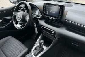 TOYOTA YARIS 1.5 HYBRID CHIC - 2023год / 20901km 9