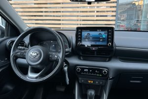 TOYOTA YARIS 1.5 HYBRID CHIC - 2023год / 20901km 11