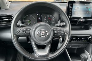 TOYOTA YARIS 1.5 HYBRID CHIC - 2023год / 20901km 13