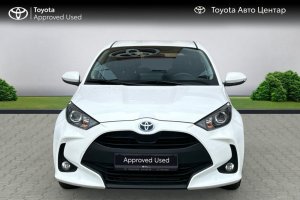 TOYOTA YARIS 1.5 HYBRID CHIC - 2023год / 20901km 1
