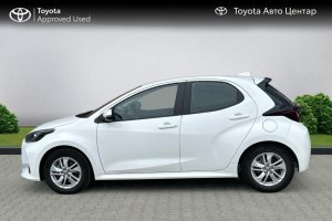 TOYOTA YARIS 1.5 HYBRID CHIC - 2023год / 20901km 4