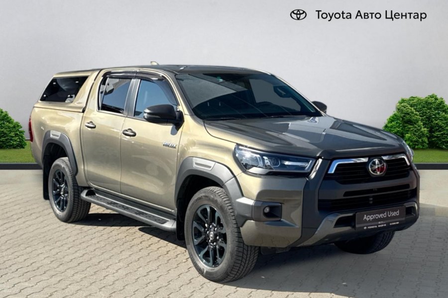 TOYOTA HILUX DC 2.8D Mild Hybrid AT Invincible - 2025год / 10700km