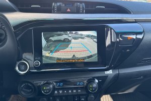 TOYOTA HILUX DC 2.8D Mild Hybrid AT Invincible - 2025год / 10700km 18