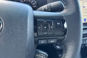 TOYOTA HILUX DC 2.8D Mild Hybrid AT Invincible - 2025год / 10700km 21