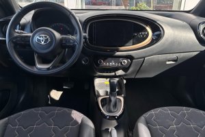 TOYOTA AYGO X 1.0 ENVY CVT - 2023год / 12300km 10