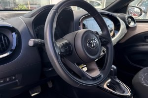 TOYOTA AYGO X 1.0 ENVY CVT - 2023год / 12300km 12