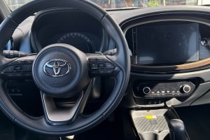 TOYOTA AYGO X 1.0 ENVY CVT - 2023год / 12300km 13