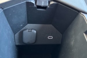 TOYOTA C-HR 1.8 HYBRID CLUB E-CVT - 2023год / 34293km 24