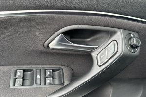 VOLKSWAGEN POLO 1.2 PETROL - 2014год / 37941km 19