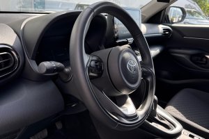 TOYOTA YARIS CROSS 1.5 HYBRID - 2025год / 4600km 12