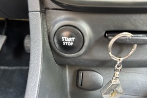 RENAULT CLIO 1.2 PETROL - 2016год / 52184km 19
