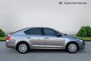 SKODA OCTAVIA 1.2T PETROL - 2015год / 84658km 3