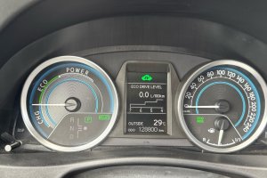 TOYOTA AURIS 1.8 HYBRID A/T - 2014год / 128800km 14