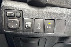 TOYOTA AURIS 1.8 HYBRID A/T - 2014год / 128800km 18