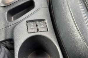 TOYOTA AURIS 1.8 HYBRID A/T - 2014год / 128800km 19