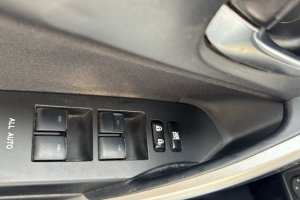 TOYOTA AURIS 1.8 HYBRID A/T - 2014год / 128800km 25