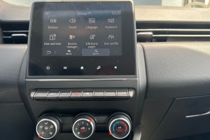 RENAULT CLIO 1.0TCE A/T PETROL - 2020год / 45832km 18