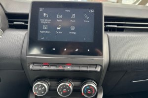 RENAULT CLIO 1.0TCE PETROL - 2020/2021год / 122661km 16