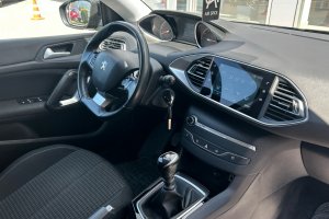 PEUGEOT 308 1.2T PETROL - 2021год / 125452km 9