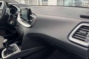 KIA CEED 1.0T PETROL SW - 2021год / 144915km 9