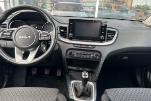 KIA CEED 1.0T PETROL SW - 2021год / 144915km 10