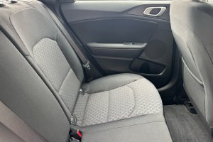 KIA CEED 1.0T PETROL SW - 2021год / 137045km 24