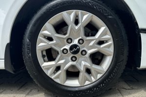 KIA CEED 1.0T PETROL SW - 2021год / 137045km 26