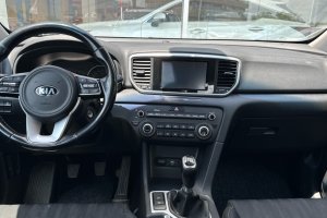 KIA SPORTAGE 1.6T PETROL - 2019год / 69735km 10