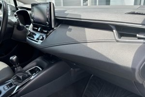 TOYOTA COROLLA 1.6 PETROL - 2019год / 59437km 9