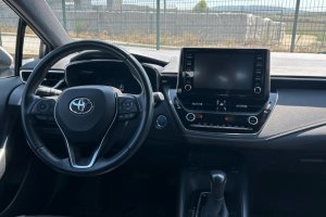 TOYOTA COROLLA TS 1.8 HYBRID - 2021год / 42868km 11