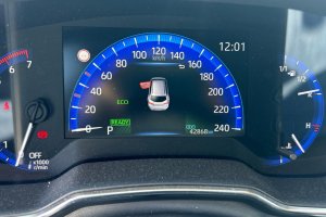 TOYOTA COROLLA TS 1.8 HYBRID - 2021год / 42868km 14