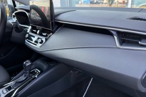 TOYOTA COROLLA 1.8 HYBRID EXECTUTIVE - 2023год / 44074km 9