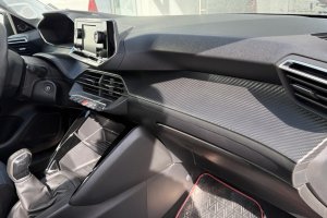 PEUGEOT 208 1.2 PETROL - 2021год / 60257km 9
