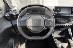 PEUGEOT 208 1.2 PETROL - 2021год / 60257km 11