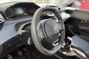 PEUGEOT 208 1.2 PETROL - 2021год / 60257km 12