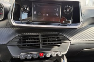 PEUGEOT 208 1.2 PETROL - 2021год / 60257km 16