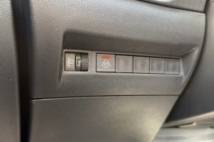 PEUGEOT 208 1.2 PETROL - 2021год / 60257km 21