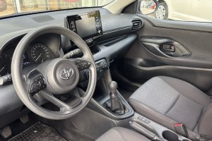 TOYOTA YARIS 1.0 LIGHT PETROL - 2022год / 25474km 12