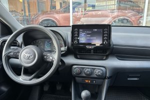 TOYOTA YARIS 1.0 LIGHT PETROL - 2022год / 25474km 13