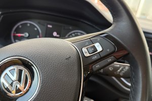 VOLKSWAGEN T-ROC 1.6TDI DIESEL - 2019год / 34213km 23