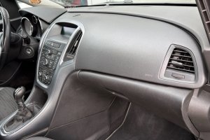 OPEL ASTRA 1.6 CDTI DIESEL - 2016год / km 9