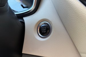 TOYOTA COROLLA 1.5 PETROL A/T EXECUTIVE + - 2022год / 151548km 19