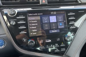 TOYOTA CAMRY 2.5 HYBRID - 2019год / 169880km 19