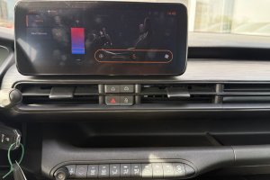 JEEP AVENGER 1.2 PETROL - 2025год / 9011km 21