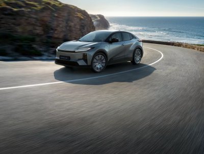 C-HR+ 3